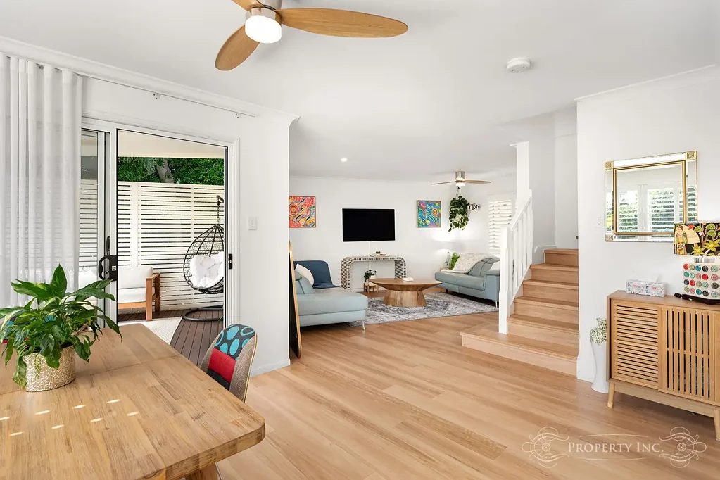 Coorparoo 3Phòng ngủ Fully Renovated - You'll Be Quietly Surprised