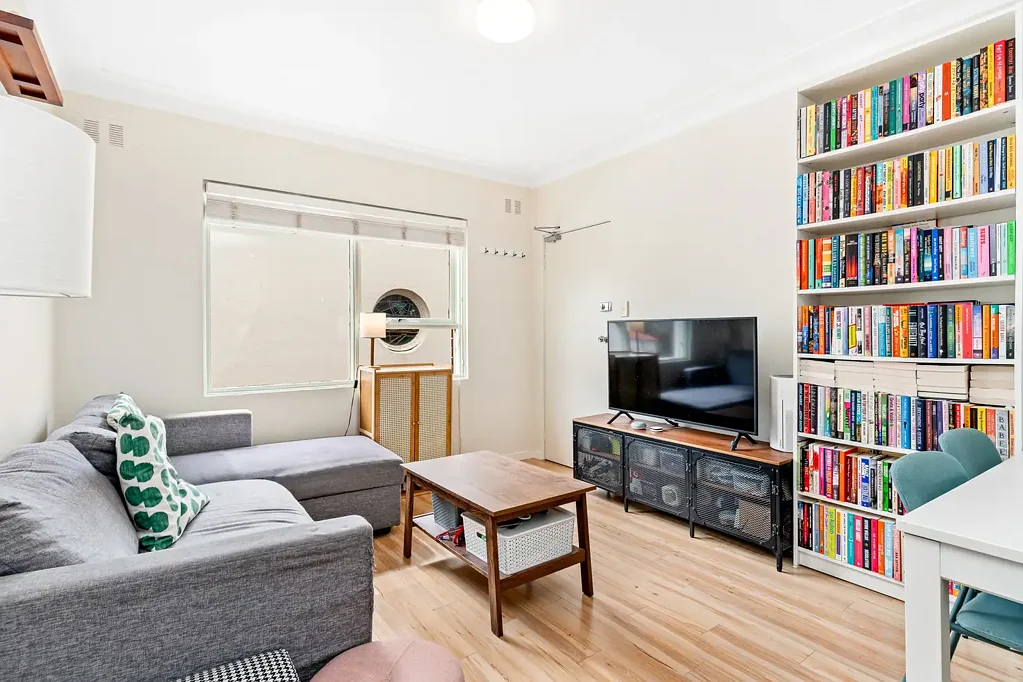 Warm & Cosy Living in Ashfield