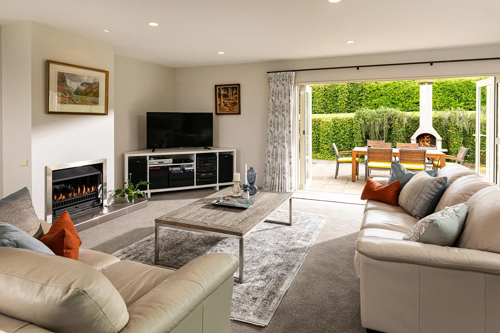 Dairy Flat 4Zimmer Enjoy the ease of estate living