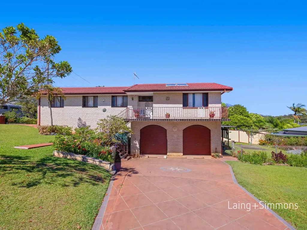 Port Macquarie 4房  Retro Classic - Central Location - Huge Potential