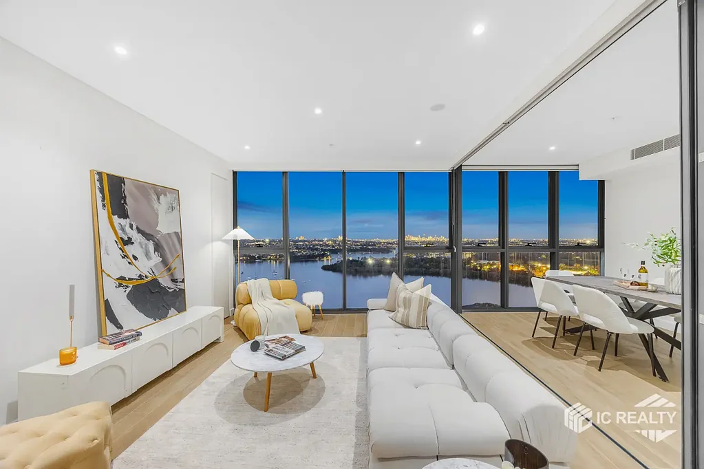 Rhodes 3 Bedroom Unbeatable City & Harbour View | The Luxury Landmark Rhodes Central 3Bed Apt