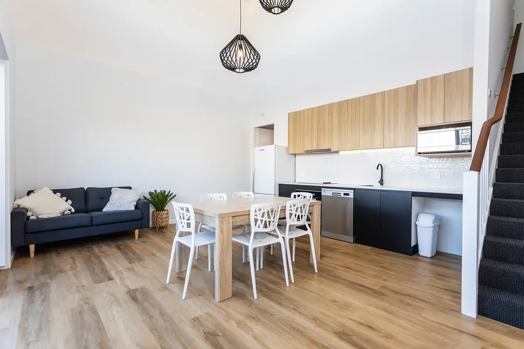 Modern 2 Bedroom Granny Flat with Utilities Included