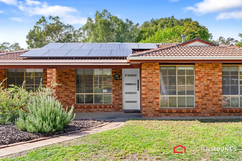 20 Karoom Drive, Glenfield Park