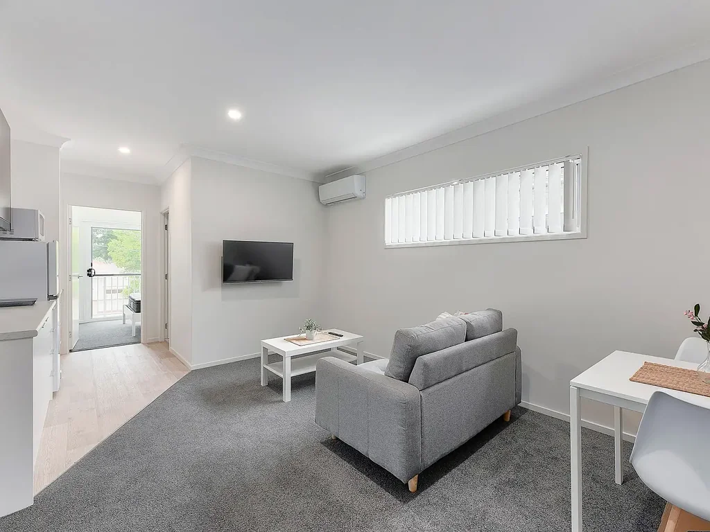 FULLY FURNISHED, DESIGNER STUDIO APARTMENT – BILLS INCLUDED!