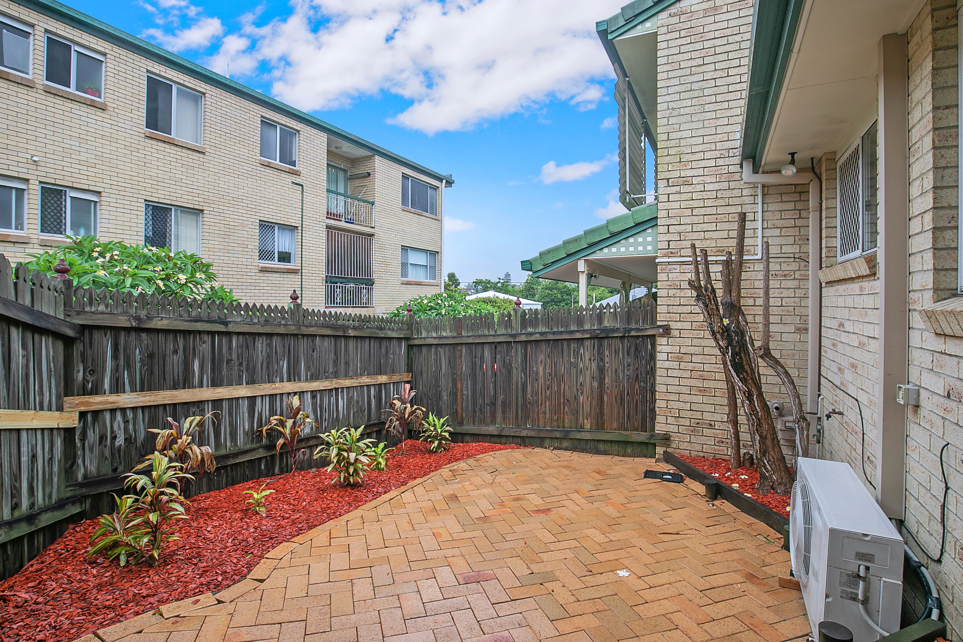 46 ASHTON ST, CAMP HILL QLD 4152, 0 Kuwarto, 0 Banyo, Unit