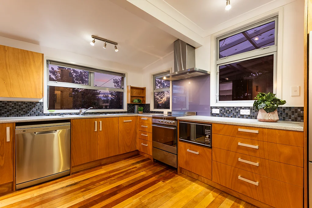 Raumati South 3ਬੈੱਡਰੂਮ A Home, A Retreat, A Rare Dual-Lot Holding.