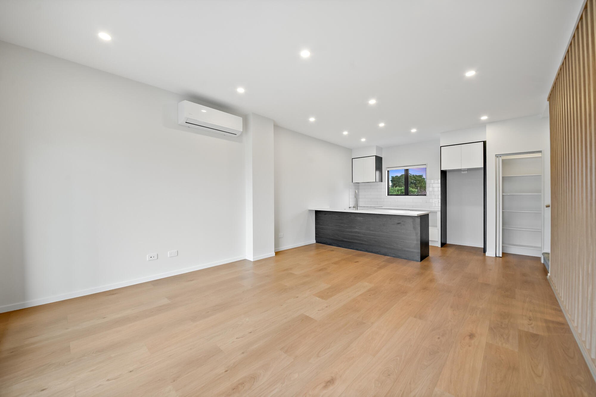 4/21 Erima Avenue, Point England, photo 3