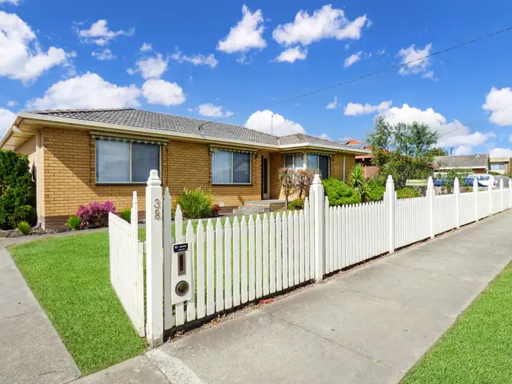3 Bedroom Brick Veneer Home In West End