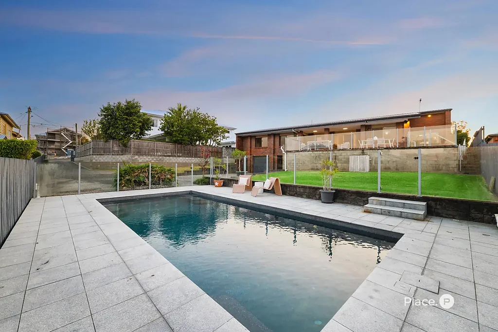 Camp Hill 4બેડરૂમ Rare 1,014m² Family Retreat
