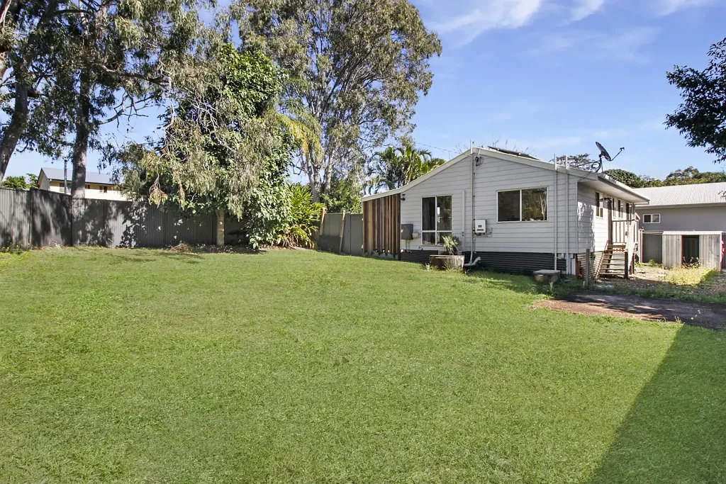 Macleay Island 3ਬੈੱਡਰੂਮ Charming 3-Bedroom Low-set Home - "As Is"