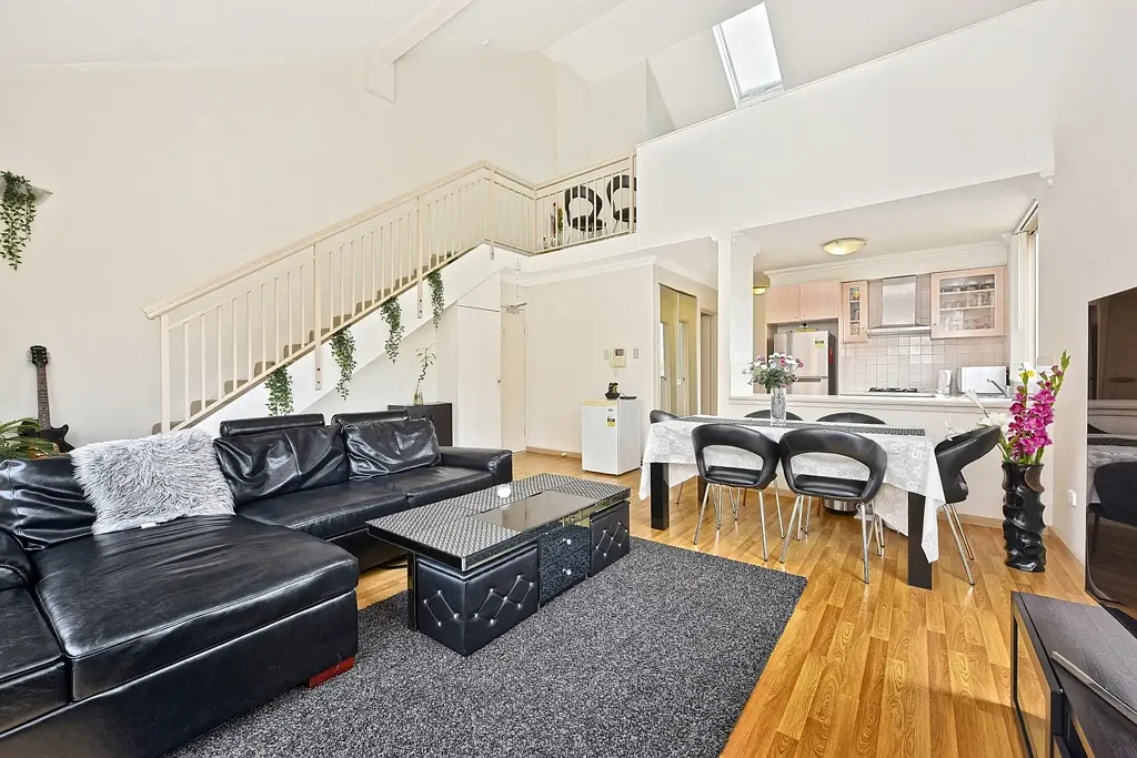 Auburn 3 Bedroom STYLISH SUNDRENCHED APARTMENT