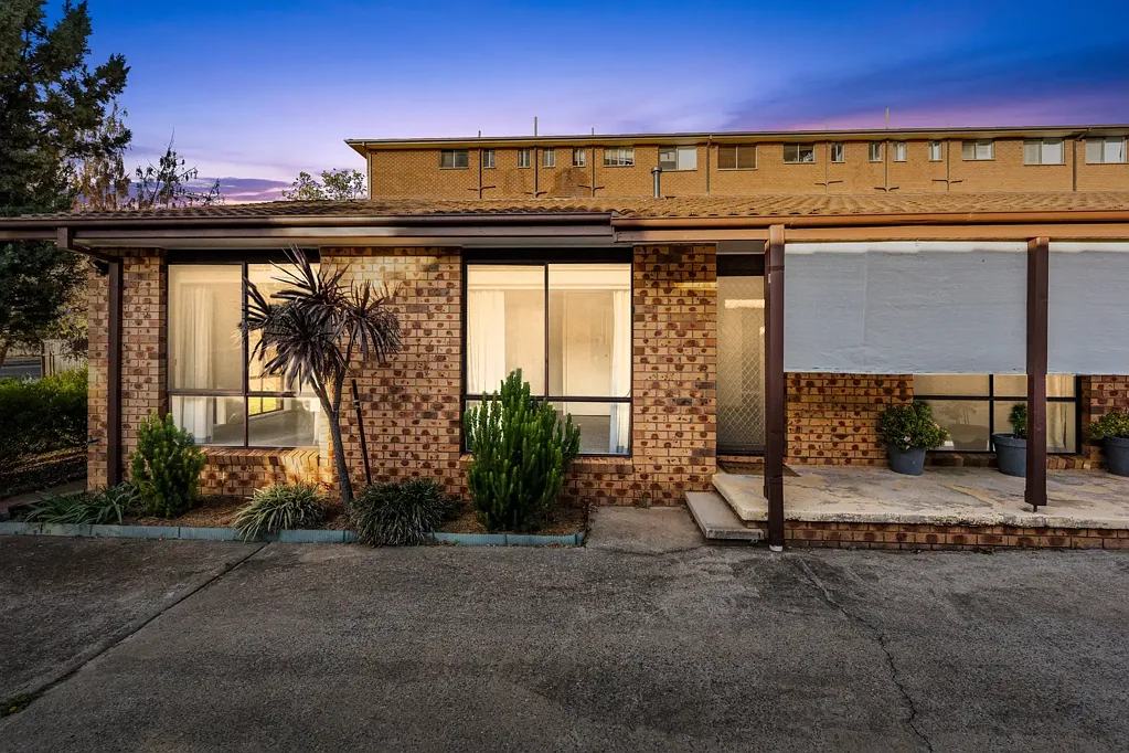Crestwood 2 Bedroom Modern & Low-Maintenance Living
