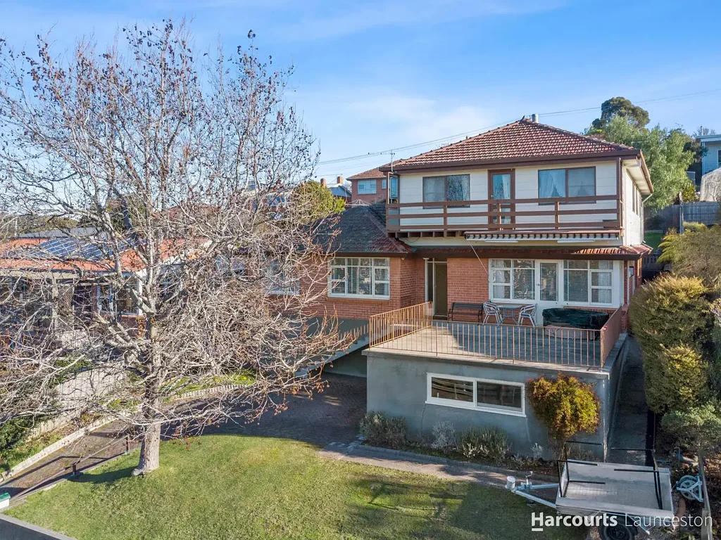 Trevallyn 5 Bedroom Large Family Home With Flexible Floorplan