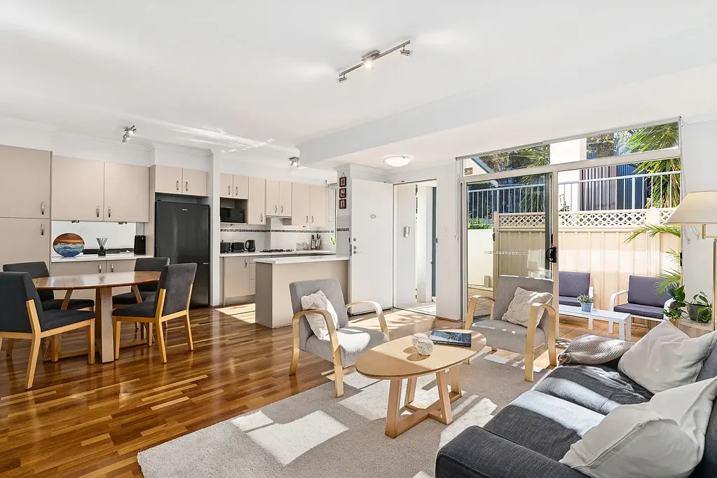 Balmain 2 Bedroom Inviting modern apartment in prized lifestyle pocket