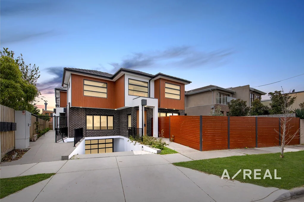 2/11 Caleb Street, Bentleigh East, VIC 3165