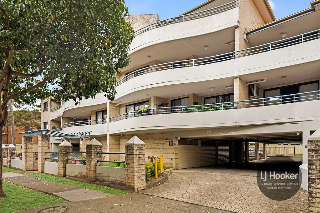 Merrylands 2ਬੈੱਡਰੂਮ Immaculate Unit in Central Merrylands Location!
