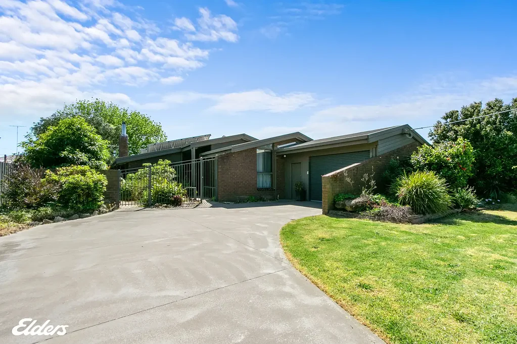 Yarram 3房  AESTHETICALLY PLEASING - LARGE FAMILY HOME