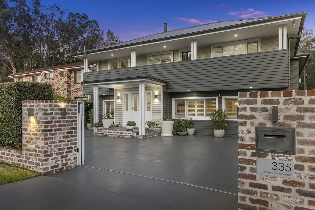 Berkeley Vale 5Moenga Uncompromised luxury living by the Lake