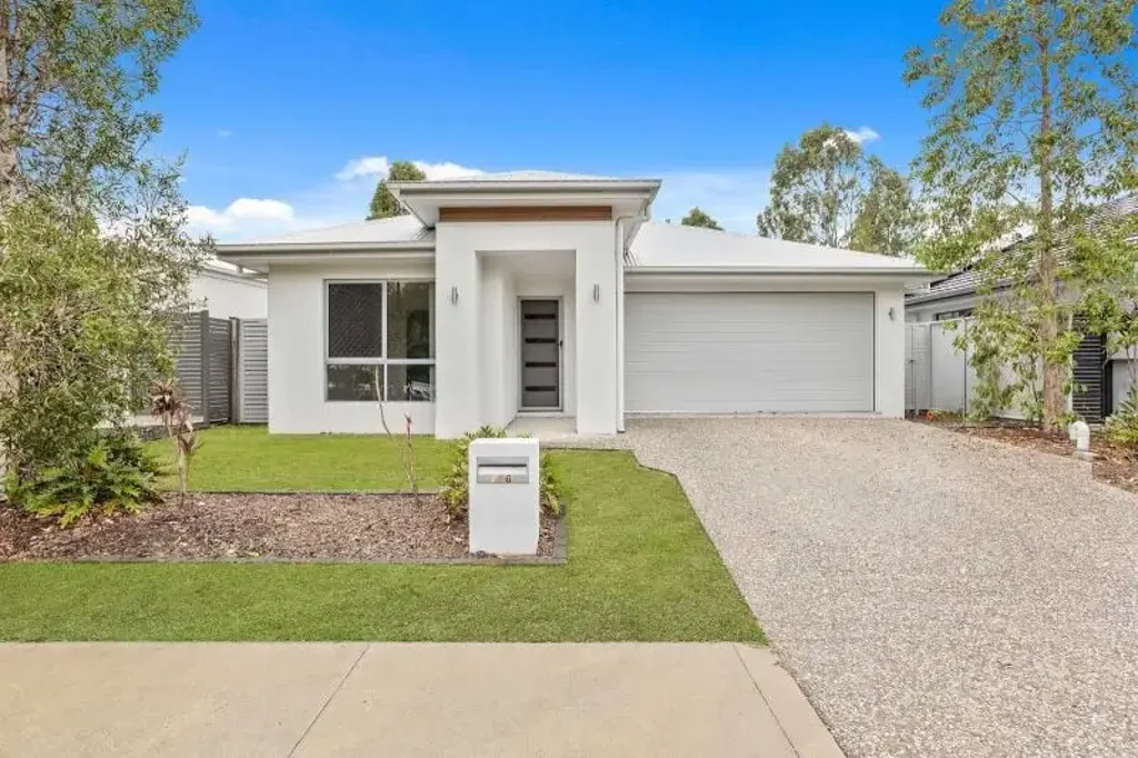 Banksia Beach 4房  Affordable lifestyle living in Banksia Beach – backing onto Golf Course
