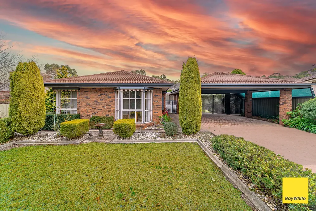 Castlemaine 4ਬੈੱਡਰੂਮ Solid 90s Charm with Space to Live and Grow
