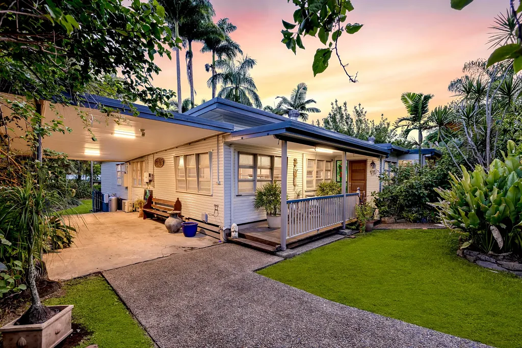 71 Hillview Crescent, Whitfield, QLD 4870