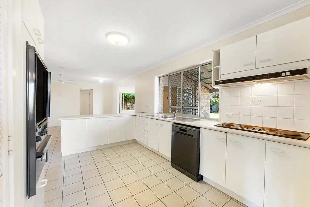 Spacious Family Home with Views