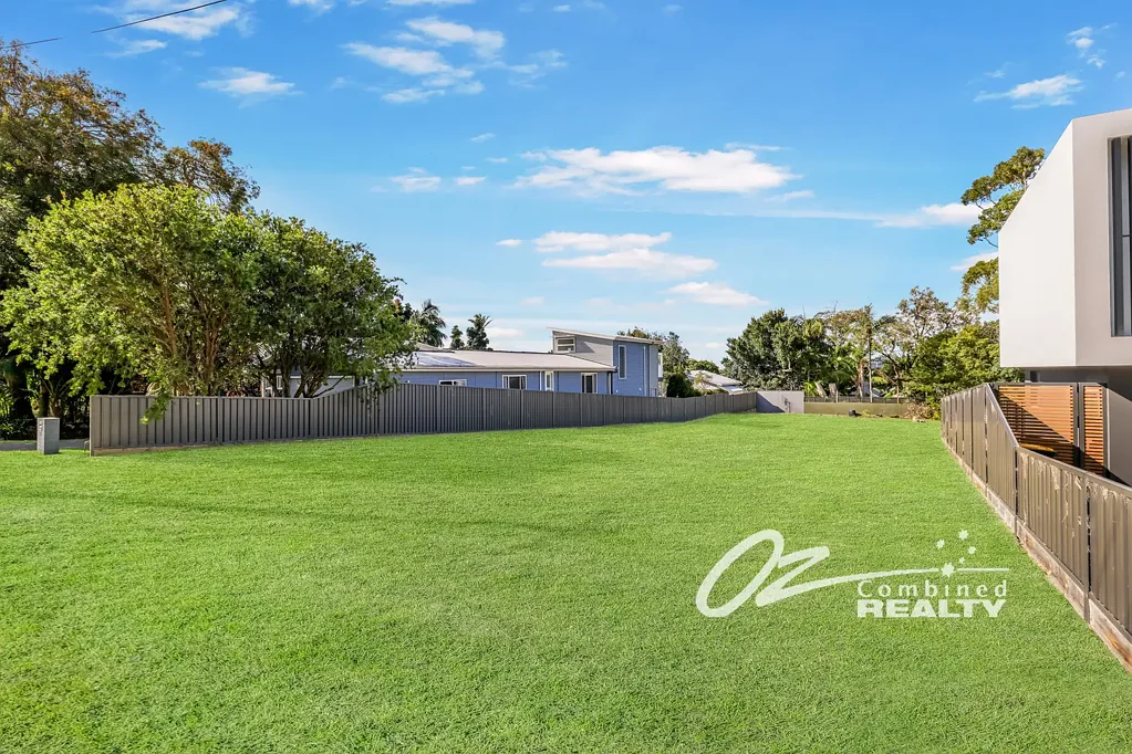 Vincentia BUILD YOUR DREAM HOME - POTENTIAL JERVIS BAY VIEWS- SUB DIVISION (STCA) CLEARED BLOCK APPROX 821.5m2
PRIME ADDRESS DACRES STREET VINCENTIA