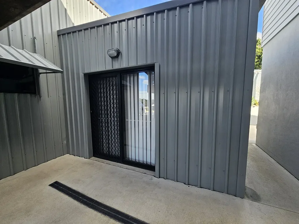 Fully Furnished 1-Bedroom Granny Flat