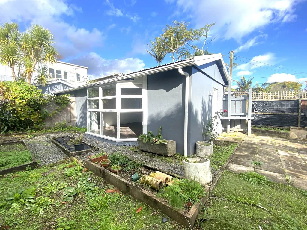 Lovely One Bedroom Unit With Top School Zone
