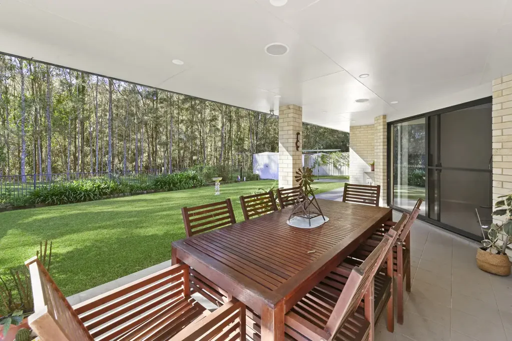 Lake Cathie 4બેડરૂમ Peaceful, Private & Perfectly Positioned – A Level Family Home in the Heart of Lake Cathie