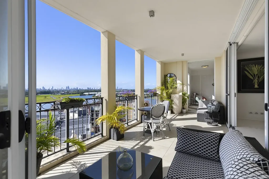 Carrara 3房  Rare Sub-Penthouse Living with Uninterrupted Gold Coast Skyline Views!