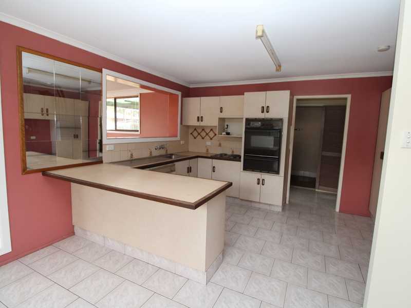 12 ROBYN ST, ROSENTHAL HEIGHTS QLD 4370, 0 غرف, 0 حمامات, House