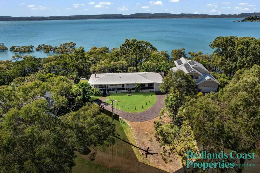 Macleay Island 3ਬੈੱਡਰੂਮ CUTE COASTAL COTTAGE