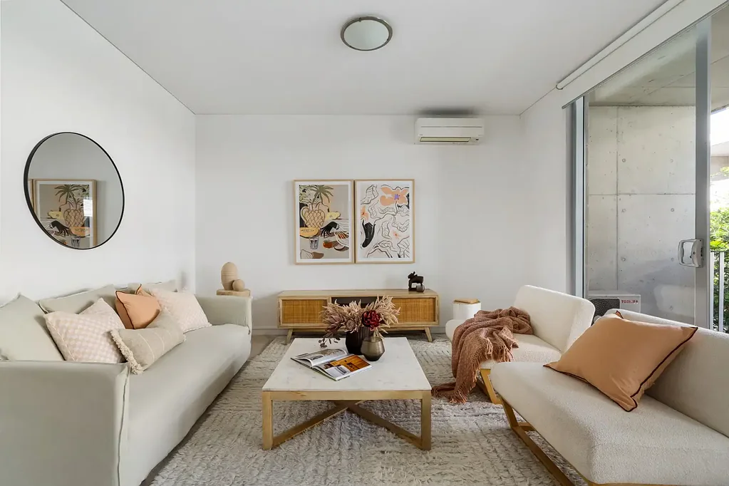 Marrickville 1कमरा Exceptional entry-level opportunity in parkside setting