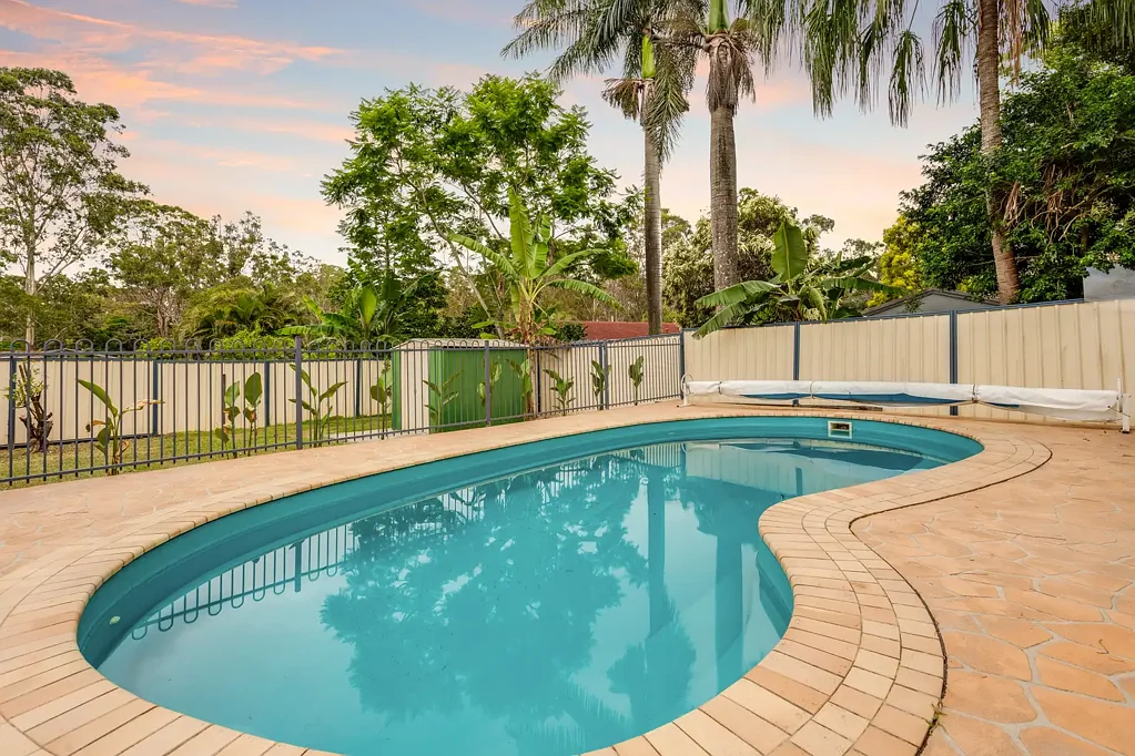 Petrie 3침실 Peaceful Cul-de-Sac Living with Modern Updates and Poolside Appeal