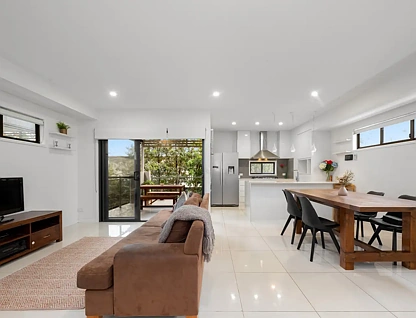 2/15 Gary Street, Morningside, QLD 4170, 3 Kuwarto, 2 Banyo, Townhouse