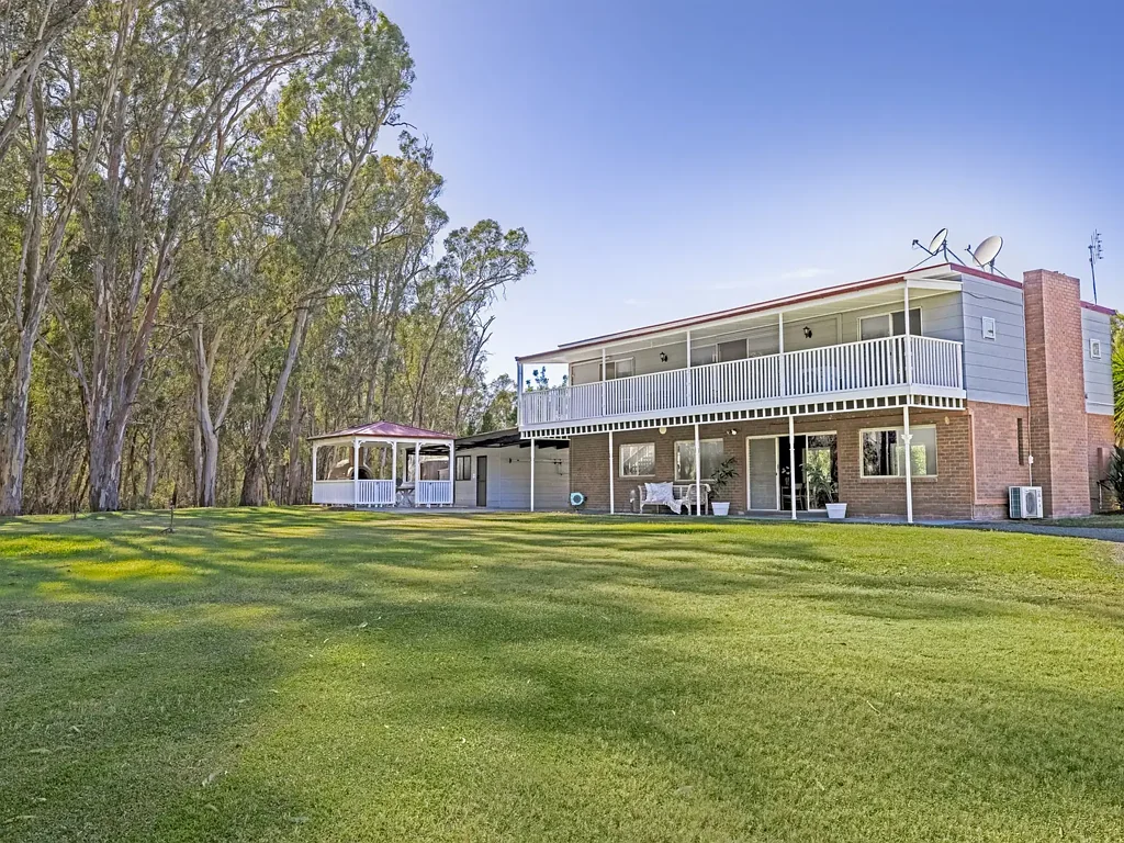 Echuca 7房  ?? Murray River Magic – Where Lifestyle Meets Opportunity on 10 Acres