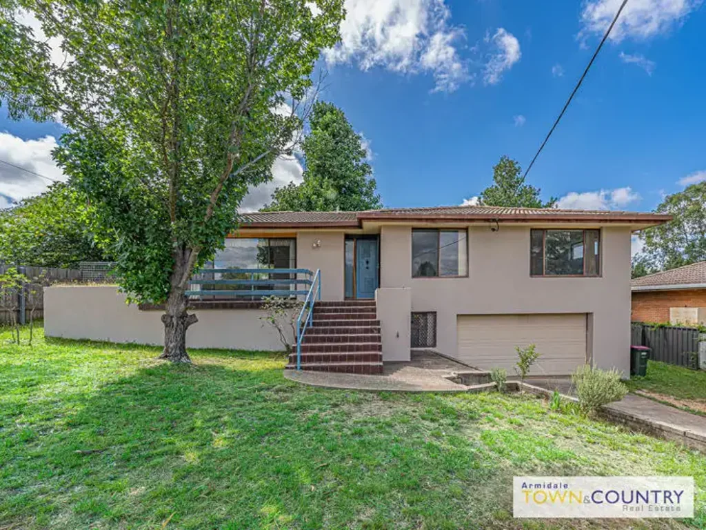 Armidale 5ਬੈੱਡਰੂਮ 19 O'Dell Street, Armidale