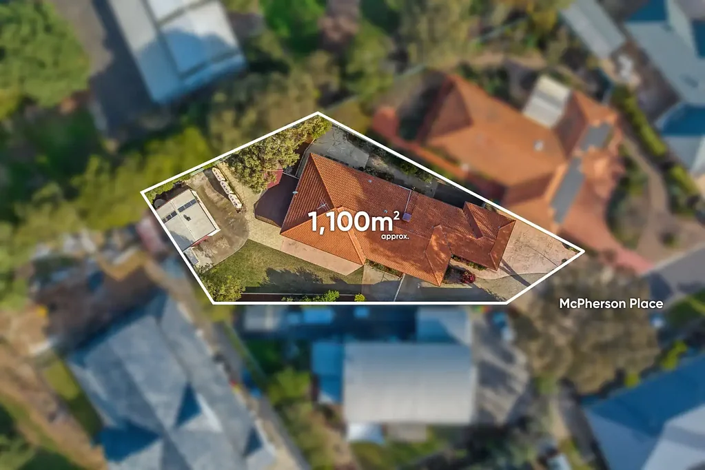 Werribee 4 Bedroom Scenic Riverside Location - 1100m2