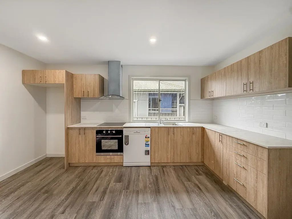 MODERN TWO-BEDROOM GRANNY FLAT WITH WATER INCLUDED