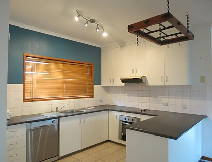 98 Moody Street, Emerald, QLD 4720, 3房, 1浴, 整租独立别墅