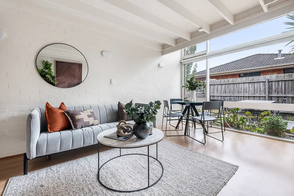 Malvern 2غرفة نوم North-Facing Two-Level Living in the Heart of Malvern