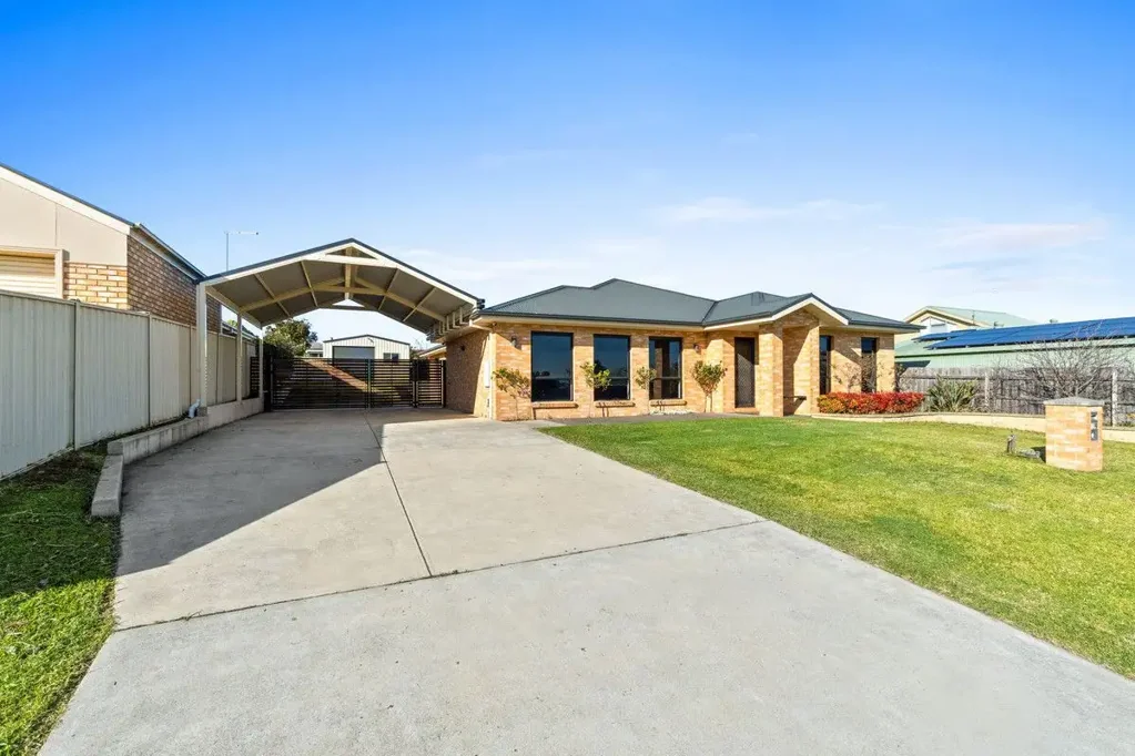 39 Cedarwood Drive, Maffra, VIC 3860