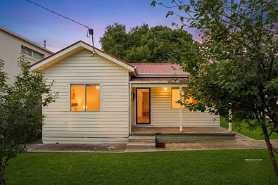 Thornbury 3房 双街临街面，19.5米面宽 Dual Street Access with 19.5m Frontage