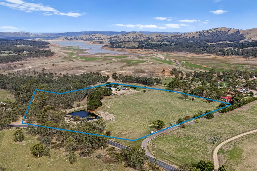 Mansfield 3બેડરૂમ Prime position on Lake Eildon!