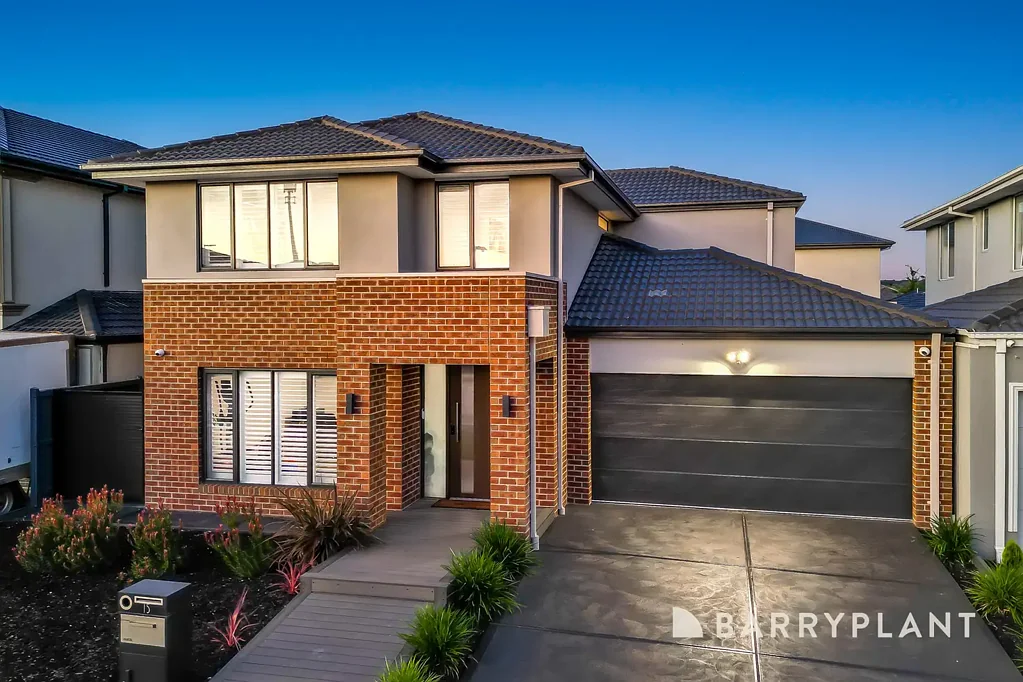 Stylish 5- Bedroom Home in Sought-After Alira Estate