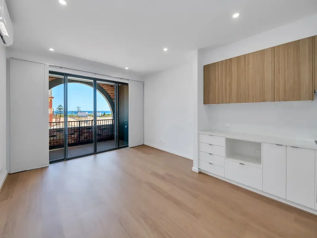 Modern Elegance by the Coast