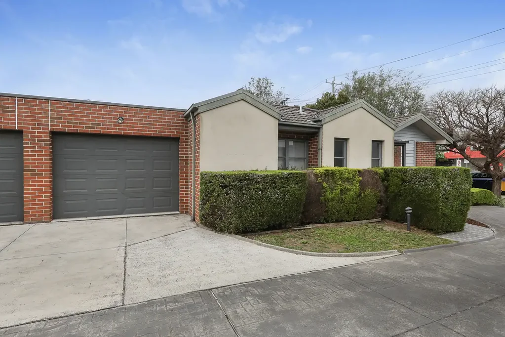 Pascoe Vale 1 Bedroom Rare One Bedroom Villa!