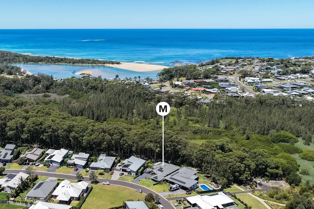 Burrill Lake 4房  Retreat-Style Living With Reserve Backdrop