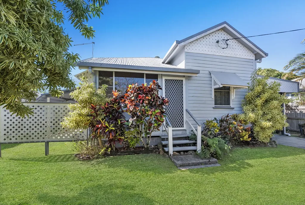 Mackay 2ਬੈੱਡਰੂਮ Great Location, Side Access & Potential